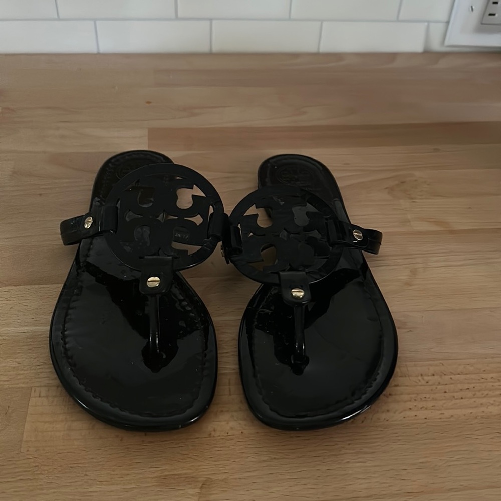 Tory Burch shiny black Slides size 8.5